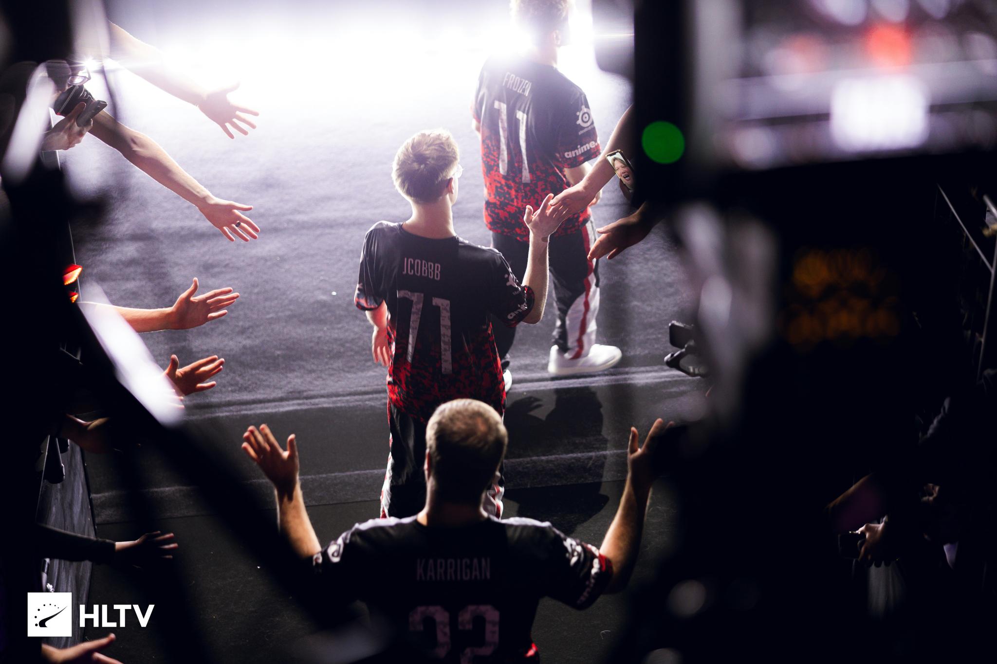Discovery splash banner for FaZe CS Community Hub Discord server
