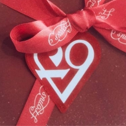 Discovery icon for fromis_9 Discord server